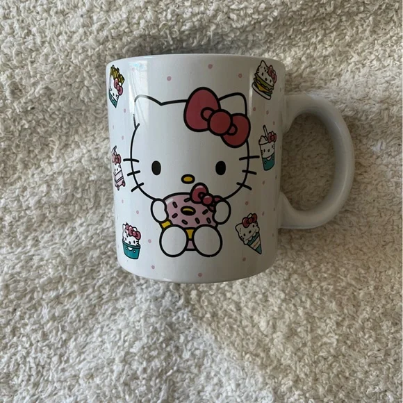 Hello Kitty 🍩 Mug - Picture 2 of 3